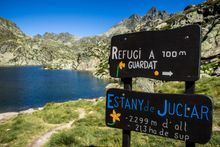 RAMBLERS WALKING HOLIDAYS 10 PERFECT PEAKS - Andorra