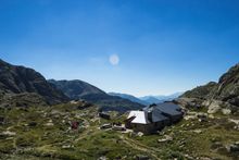 RAMBLERS WALKING HOLIDAYS 10 PERFECT PEAKS  - Andorra