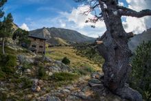 RAMBLERS WALKING HOLIDAYS 10 PERFECT PEAKS - Andorra