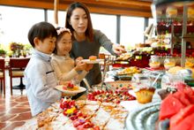 Harbourside Sunday Brunch (Mum with kids)