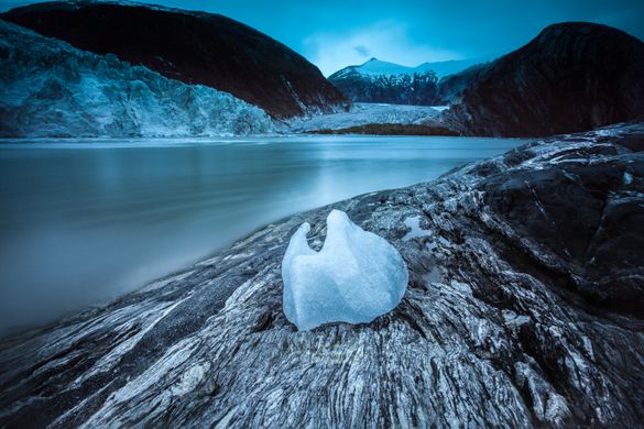 The traveller is invited to explore nature's extremes in the kingdom of ice and water by Nori Jemil