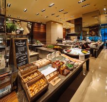 Enjoy award-winning buffet breakfast at Collins Kitchen 