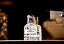 Guests take home their customised scent in vintage-style glass bottle
