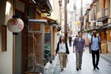 Discover Gion Morning Tour 