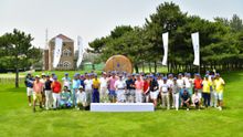 Group photo at golf course