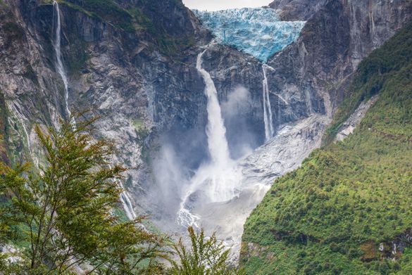 Hanging Glacier, Queulat National Park
