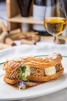 Paris-Brest with pâte à choux, hazelnut mousse, roasted hazelnuts and feuillantine.