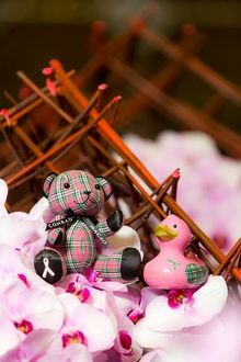 Photo caption: Limited edition Conrad Pink Bears, Pink Ducks and Pink Inspired Afternoon Tea at The Lounge are among the series of Pink Inspired 2018 experiences available at Conrad Macao, Cotai Central throughout October in support of the Hong Kong Cance