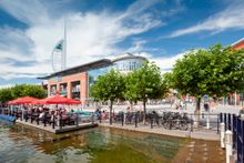 Outdoor eating, Gunwharf Quay, Portsmouth