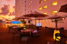 Pool Bar