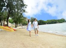 The Castle Peak Bay is a hidden treasure spot  to escape the bustle of Hong Kong: Stroll on the fine strip of sand with your beloved while taking in the romantic scenery of the fishing port.
