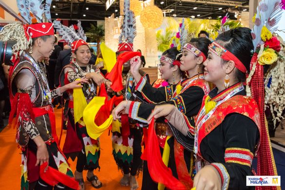 Malaysian Cultural Performers at WTM Malaysian Cultural Performers at WTM