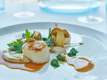 Rech by Alain Ducasee - Grilled sea scallops, raw and cooked ceps