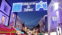 Totnes Christmas Street market