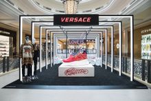Versace Chain Reaction pop-up