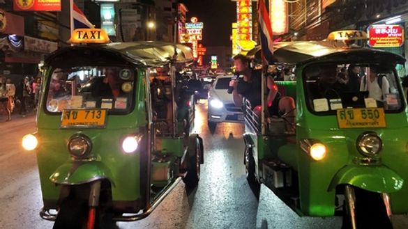 Robbo enjoying the Thai nightlife with a Tuk Tuk tour