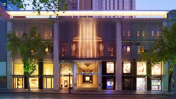 Grand Hyatt Melbourne is located on the Paris end of Collins Street, Melbourne.