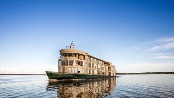 Delfin III Amazon cruise