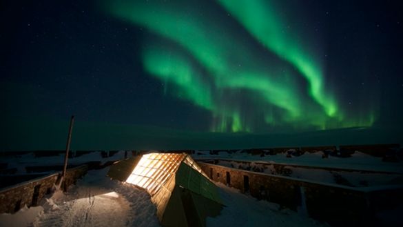 Dine under the northern lights at RAW:churchill 