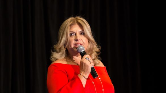 Helen Logas, Luxperience Founder welcoming guest to Luxperience 2017