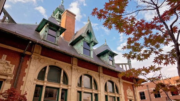 The Customs House Museum & Cultural Center, built in 1898, is one of Clarksville' most iconic and most photographed buildings.