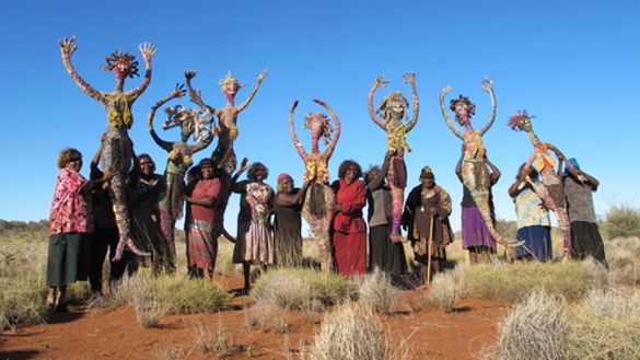 Kungkarrangkalnga-ya Parrpakanu  - Seven sisters are flying, Papulankutja Artists 