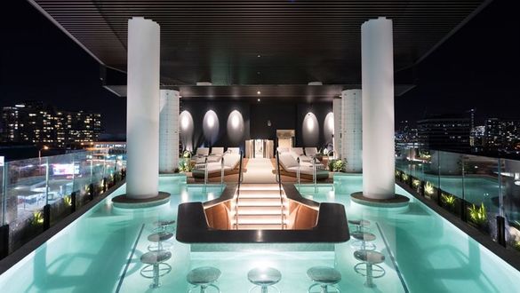 Pool bar, FV by Peppers