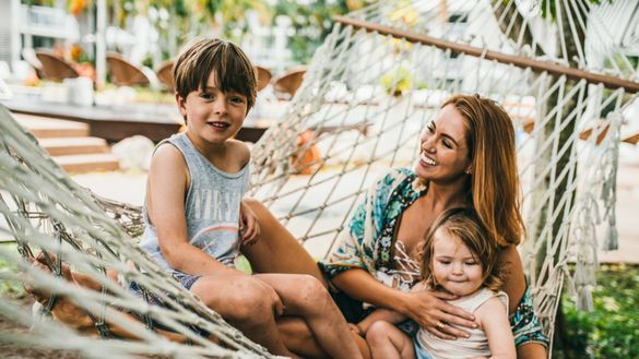 Sigourney Cantelo and her family at QT Port Douglas