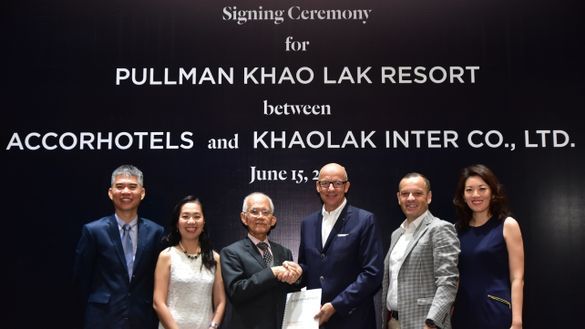 (From left) Mr. Michael Choo - Director of Khaolak Inter Co., Ltd., Ms. Kamontip Phunratanamala - Director of Khaolak Inter Co., Ltd., Mr. Chan Chanyapoolsin - Director of Khaolak Inter Co., Ltd., Mr. Patrick Basset - Chief Operating Officer Upper Southea (From left) Mr. Michael Choo - Director of Khaolak Inter Co., Ltd., Ms. Kamontip Phunratanamala - Director of Khaolak Inter Co., Ltd., Mr. Chan Chanyapoolsin - Director of Khaolak Inter Co., Ltd., Mr. Patrick Basset - Chief Operating Officer Upper Southea