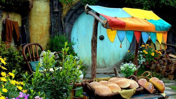 Hobbiton Movie Set