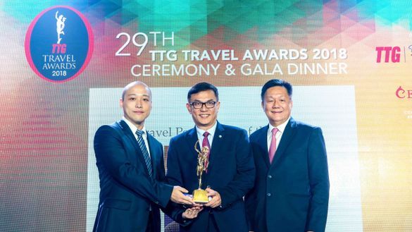 Photo Credit: TTG Asia Photo caption  L to R :  1) Mr. Arthur Chen, Board Member of TTG Asia Media 2) Mr. Robin Yap, Chairman Emeritus of The Travel Corporation Asia 3) Mr. Darren Ng, Managing Director of TTG Asia Media