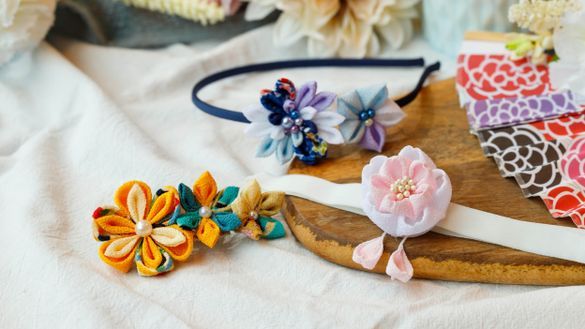 Tsumami Zaiku Floral Hair Accessories Tsumami Zaiku Floral Hair Accessories