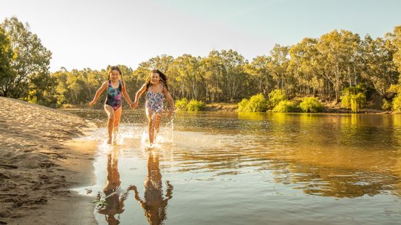 Riverside: Wagga Beach