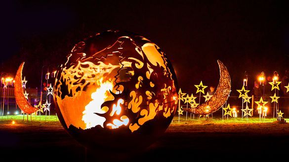 Ignite crescent moon. Picture by Richard Haughton.