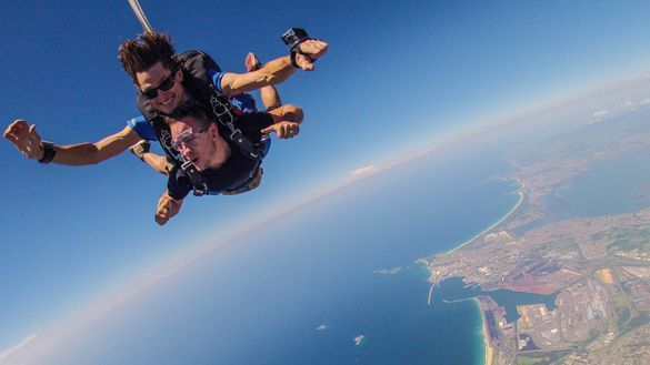 Skydiving with Skydive The Beach over Wollongong. 