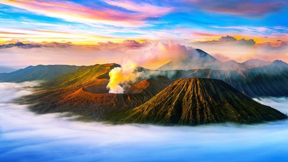 Mount Bromo volcano, Bromo, Tengger Semeru National Park, East Java, Indonesia Mount Bromo volcano, Bromo, Tengger Semeru National Park, East Java, Indonesia