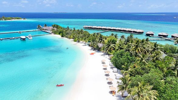 Sheraton Maldives Full Moon Resort & Spa - Anchorage Beach