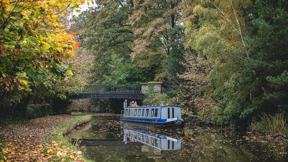 Narrowboat holiday on the Trent & Mersey Canal in Staffordshire